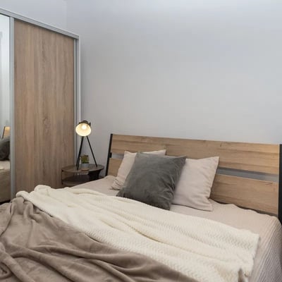 Alquiler de un luminoso apartamento amueblado de 2 habitaciones, 39 m², Stare Miasto, Cracovia, Polonia